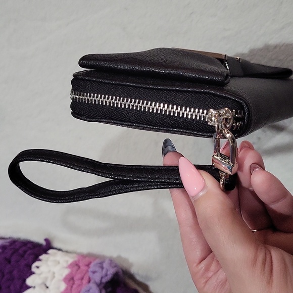 Betsey Johnson Wallet Wristlet - Picture 6 of 16
